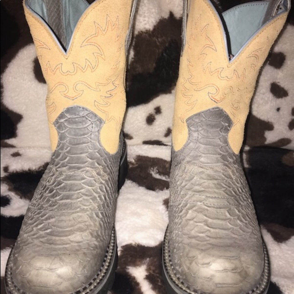 Womens Ariat fatbaby midcalf reptile  boots